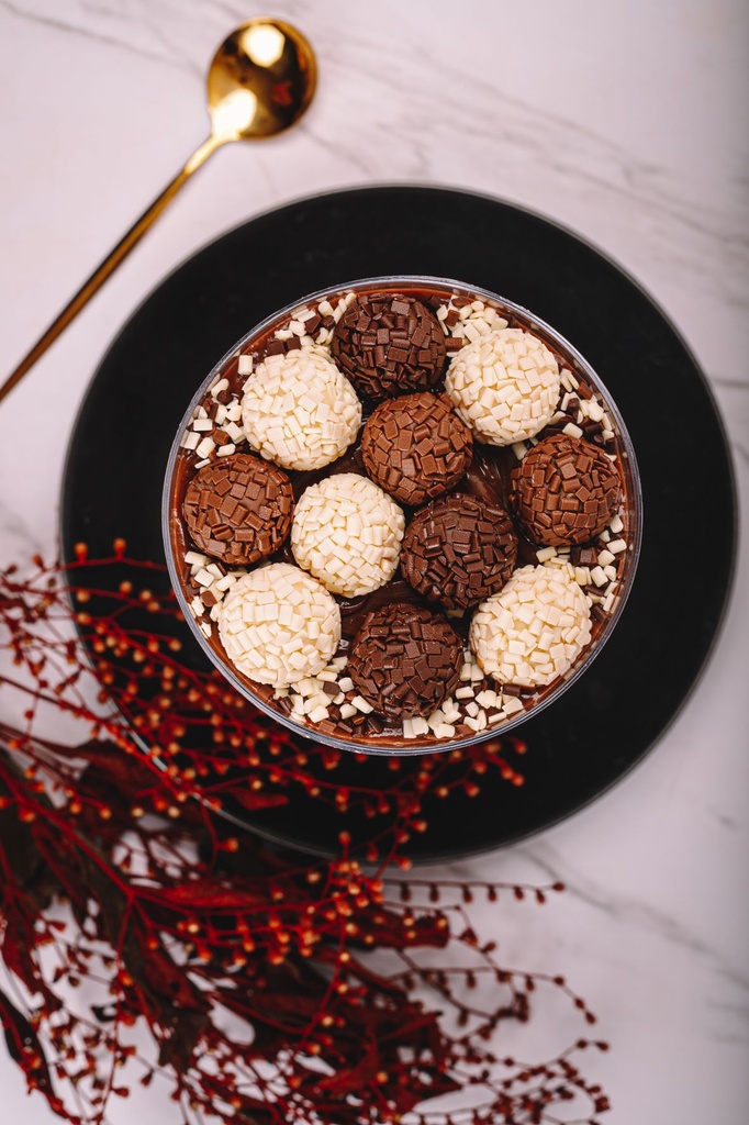 3 CHOCOLATES NA TAÇA