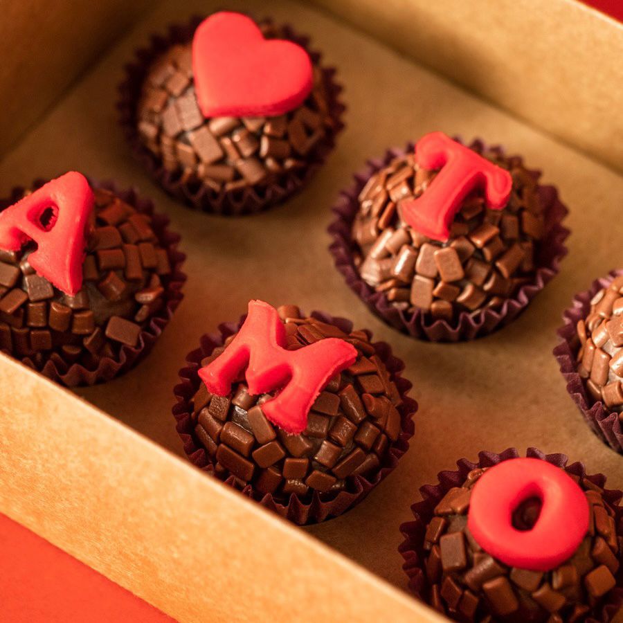 Caixa de Brigadeiros &quot;Te Amo&quot; (6 und)