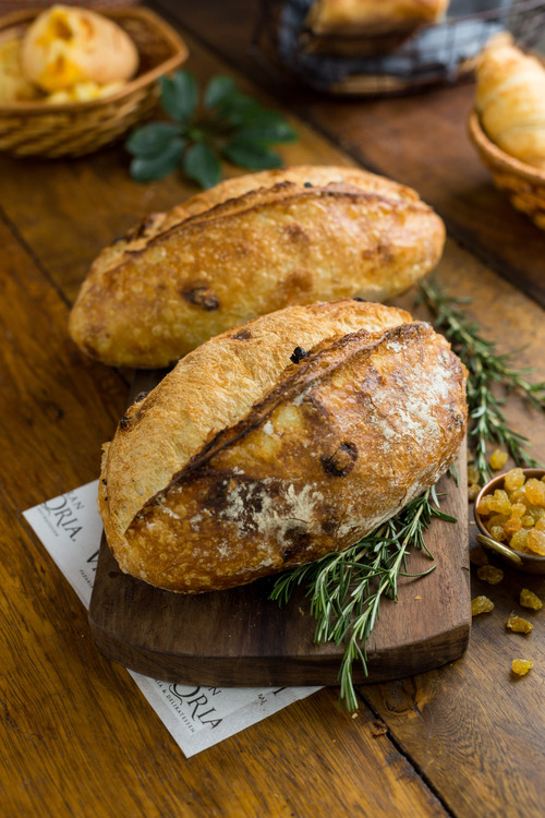 PÃO DE UVA PASSAS BRANCAS E ALECRIM