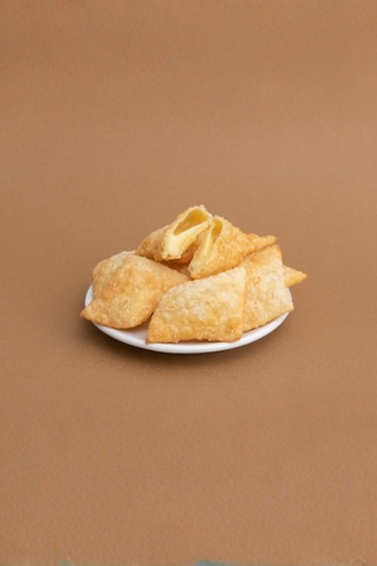 [135] MINI PASTEL DE QUEIJO